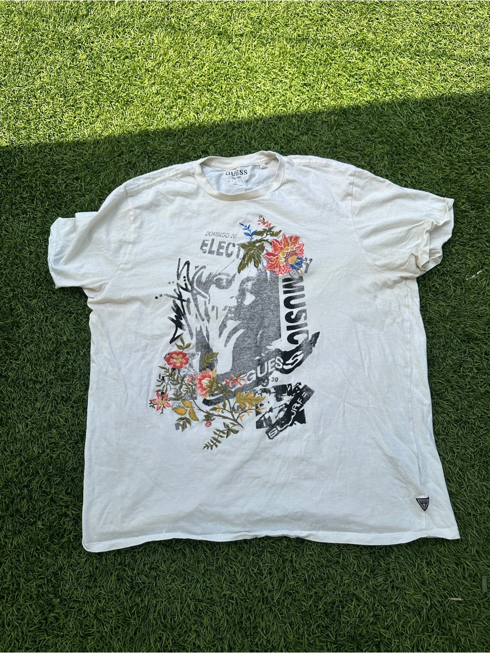 GUESS Men’s XXL Graphic T-Shirt White Floral Logo Tee